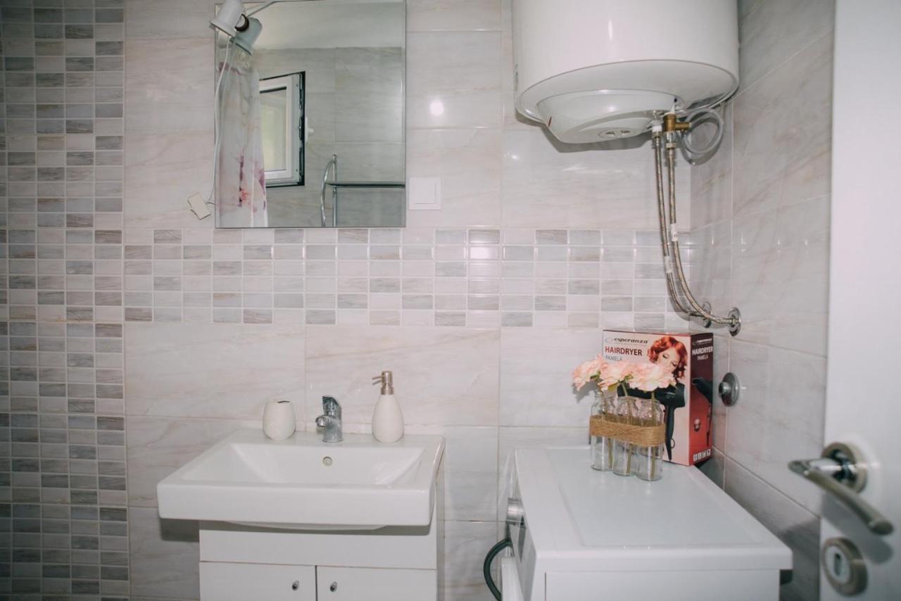 Lovely Apartment Moki Near The Center Котор Екстериор снимка
